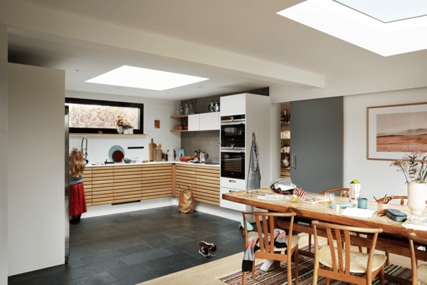 Roof windows add an airy feel to your extension