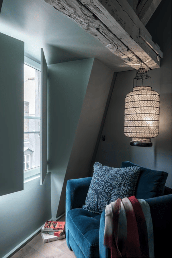 Cocoon corner with a cosy armchair